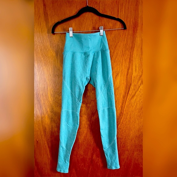 Alphalete leggings - Picture 2 of 3